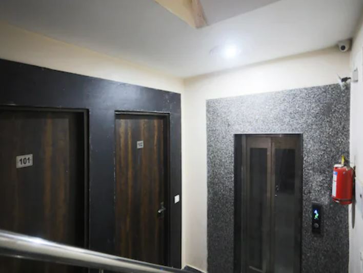 Hotel Sky Blue, New Delhi 2