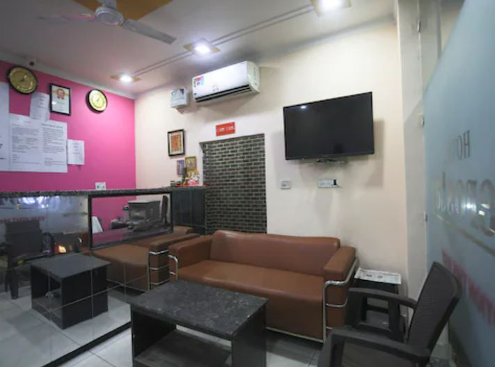 Hotel Sky Blue, New Delhi 3