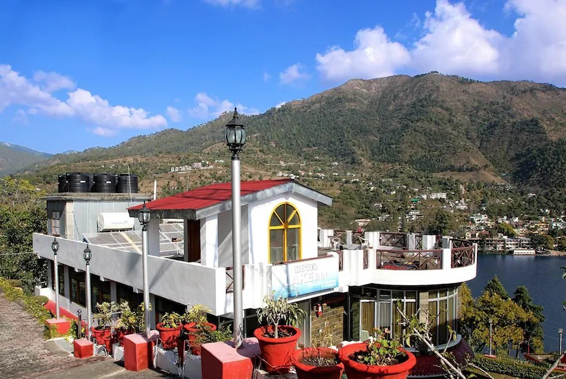 Hotel Lake Inn Bhimtal - Lake View Hotel