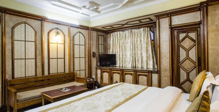 Hotel Channi Raja - Mall Road, Nainital 5
