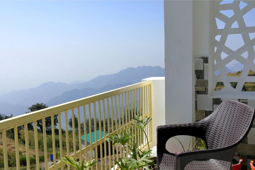 Charekh Food & Forest Resort, Lansdowne
