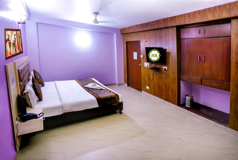 Hotel Runway By WB Inn, New Delhi 2