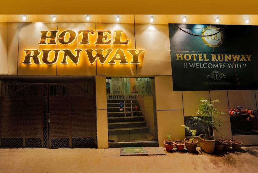 Hotel Runway By WB Inn, New Delhi 5