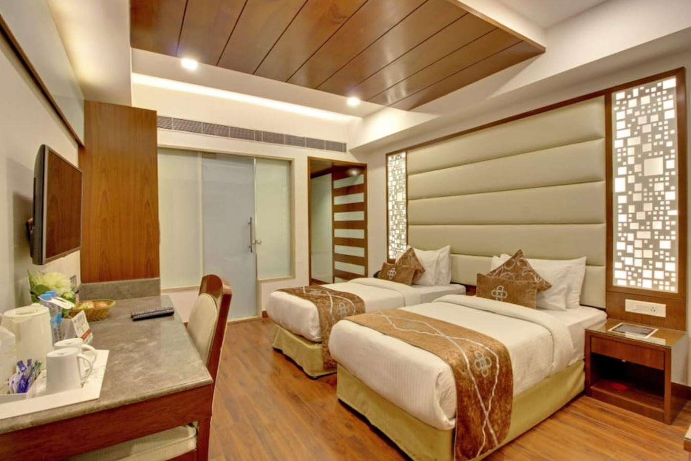 Hotel Swan Palace By WB Inn, New Delhi 2