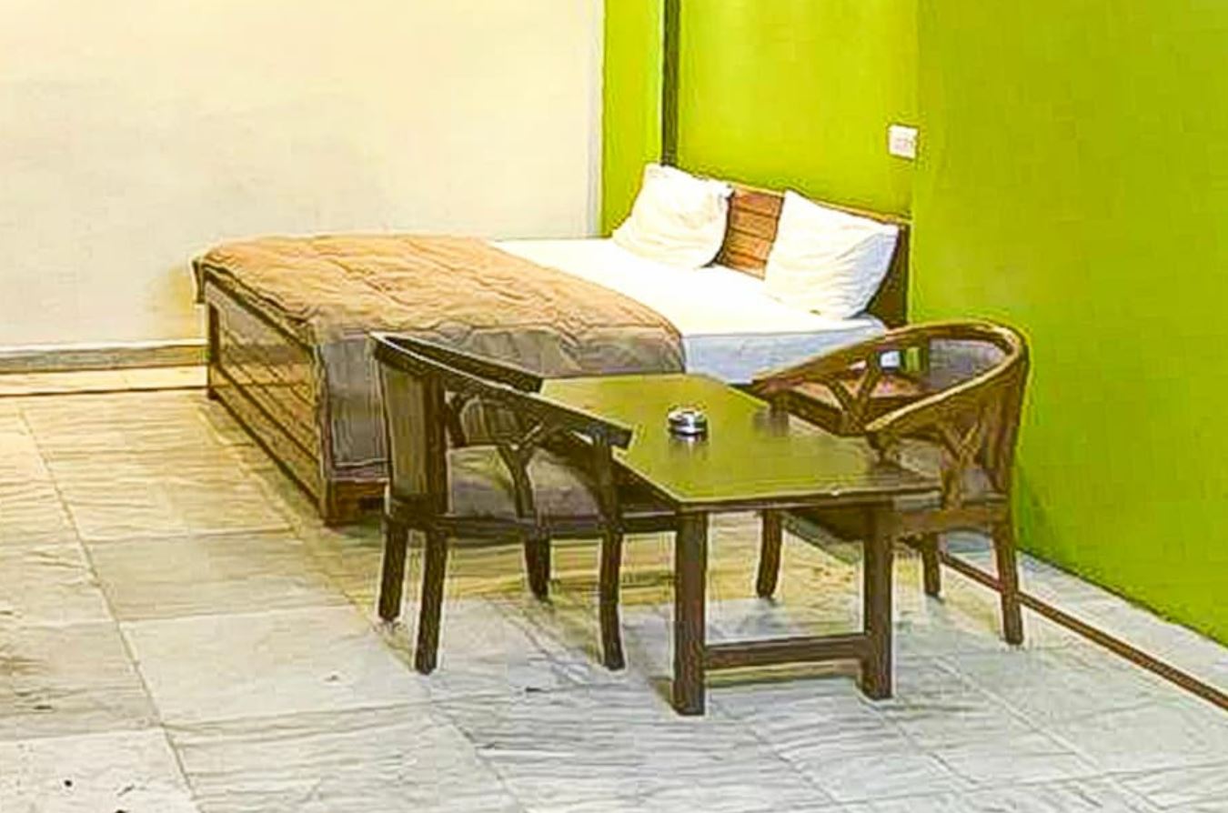Hotel Vintage By WB Inn, New Delhi 3