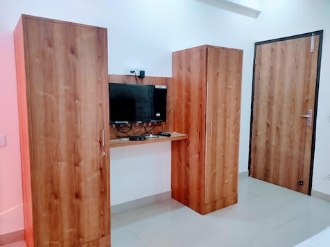 Star Residency By WB Inn, Gurgaon 3