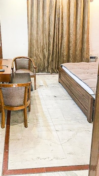 NK Residency By WB Inn, New Delhi 4
