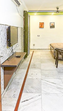 NK Residency By WB Inn, New Delhi 5