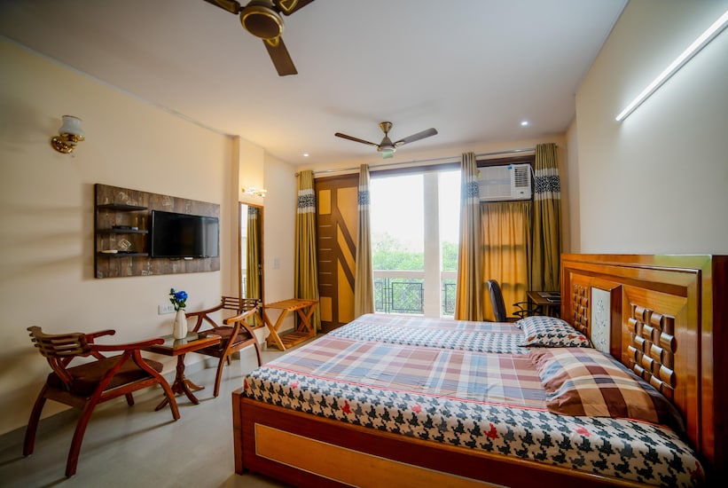 Grand Sunset Condos, New Delhi 4