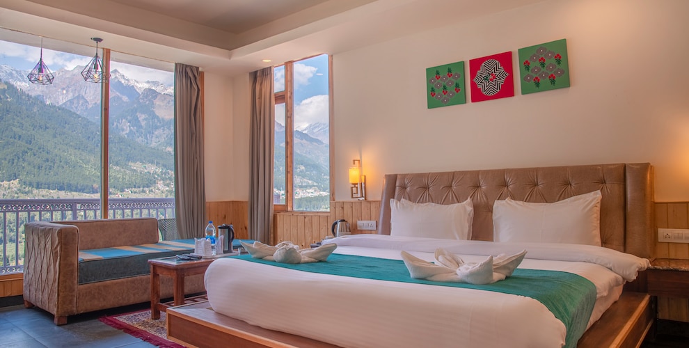 Deluxe Room with Balcony and Mountain view