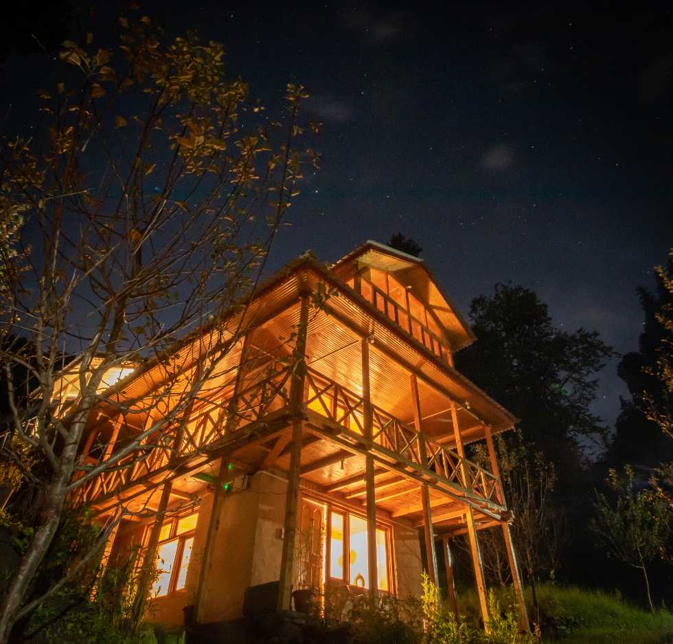 No Society Luxury Stays Jibhi, Kullu 3