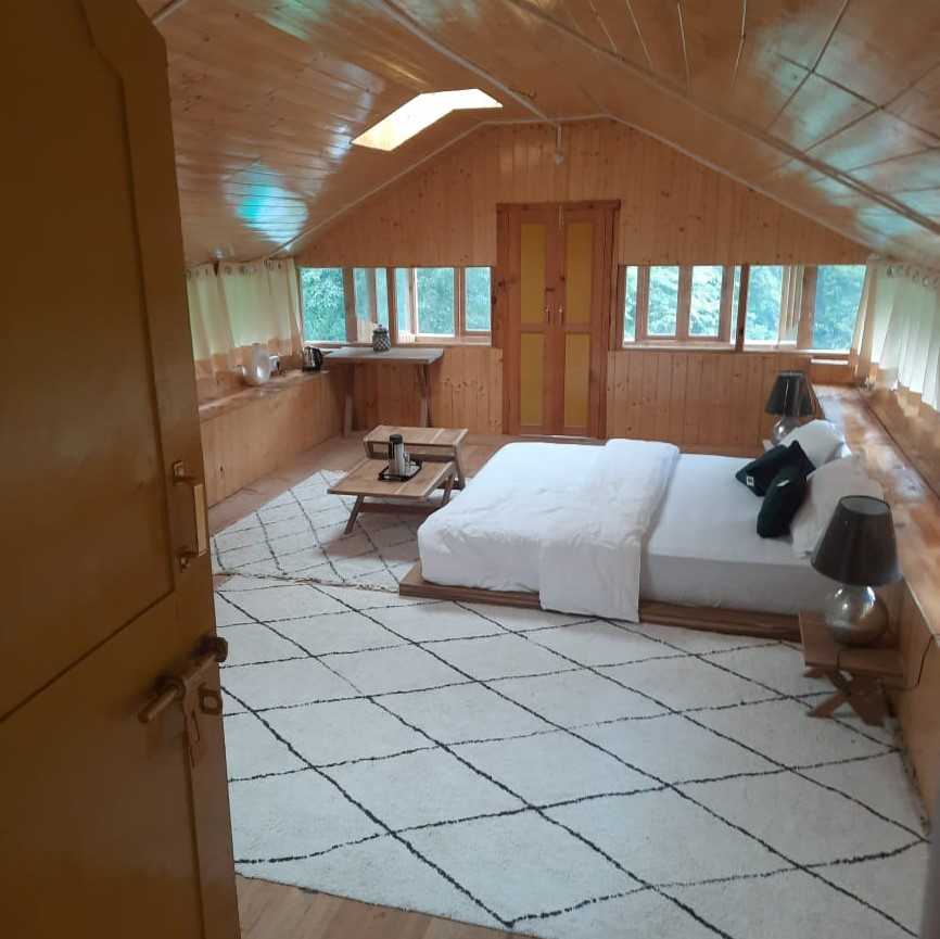 No Society Luxury Stays Jibhi, Kullu 5