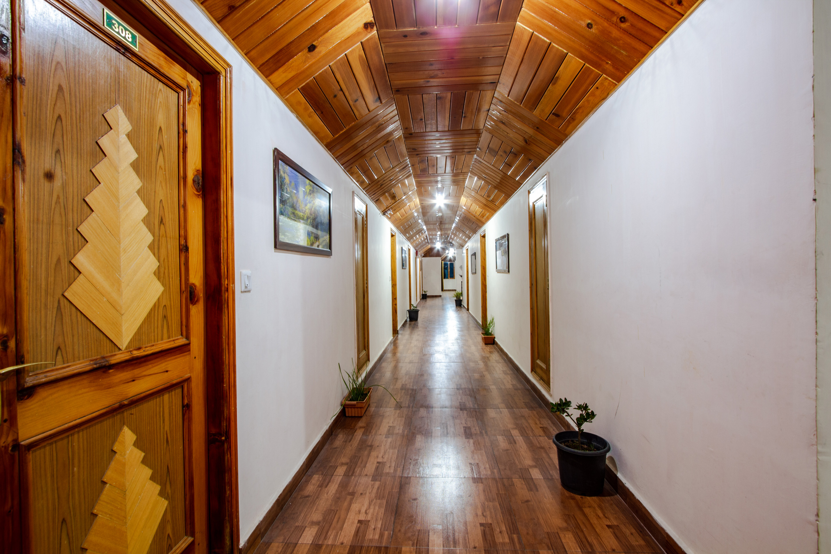 Hotel Prini Palace, Manali 4