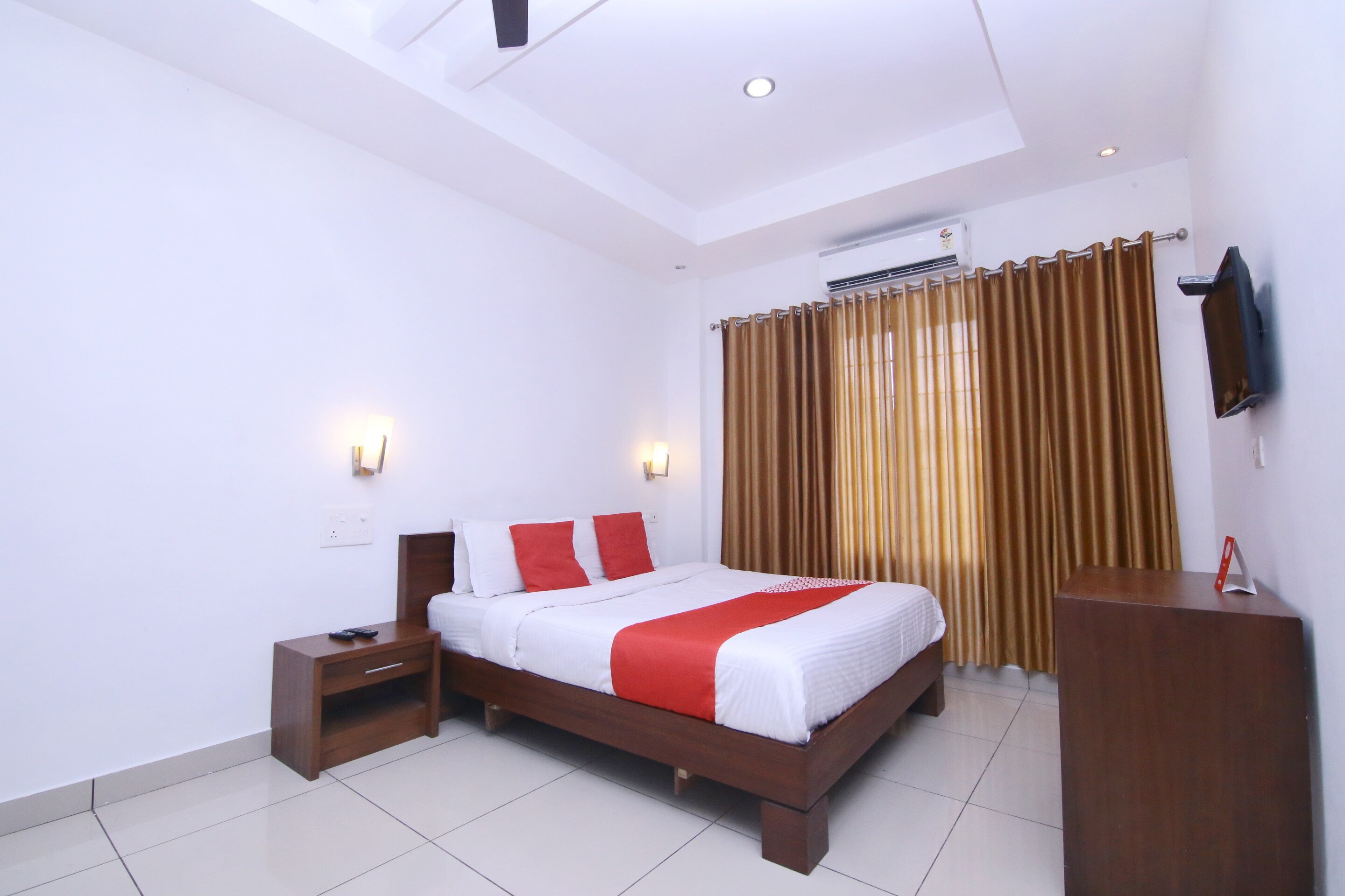 OYO 11374 Hotel Pearl View Residency, Wayanad 5