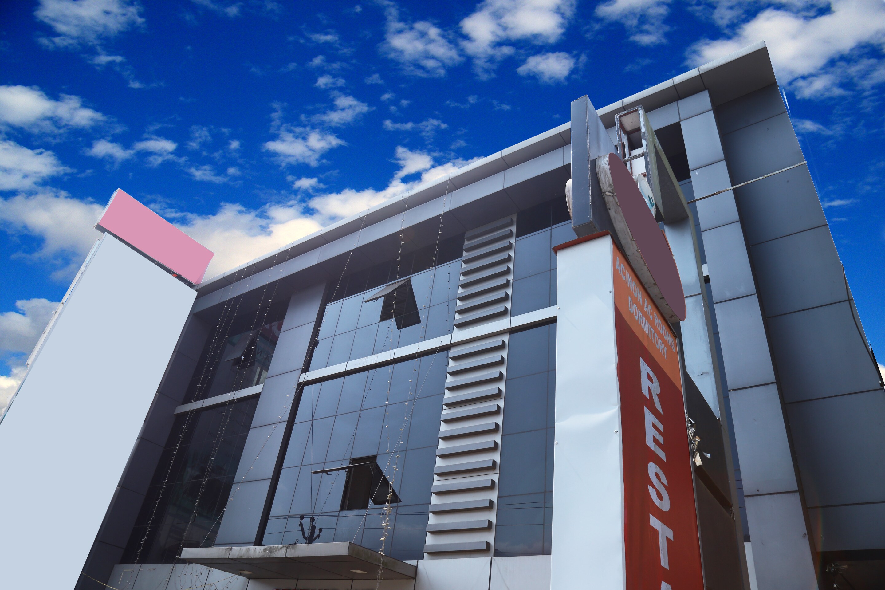 OYO 11374 Hotel Pearl View Residency, Wayanad 1