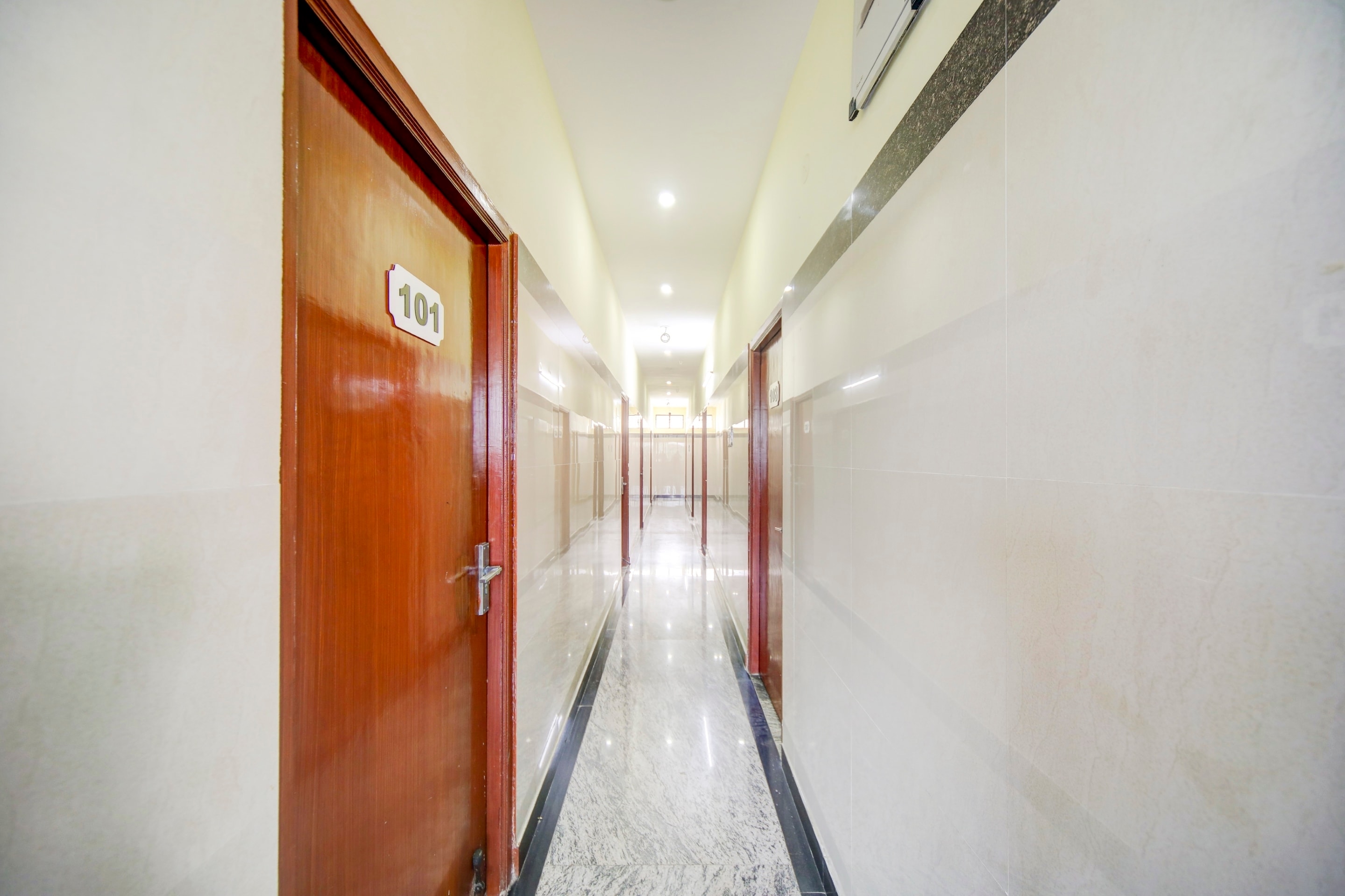 OYO 73817 Green Park, Vellore 2