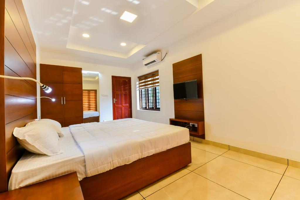 OYO 73882 South Red Fort Inn, Alleppey 2