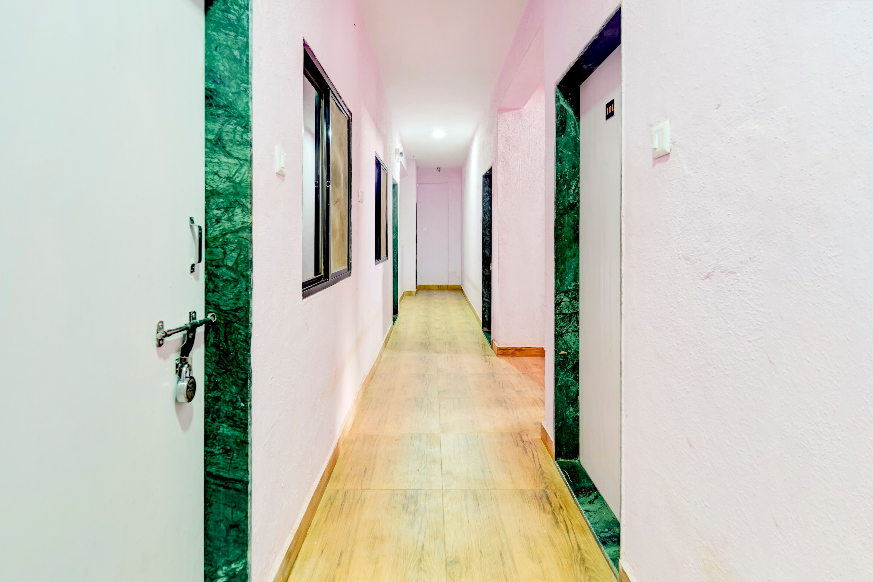 OYO Flagship 75536 Hotel Sai Residenci, Lonavala 4