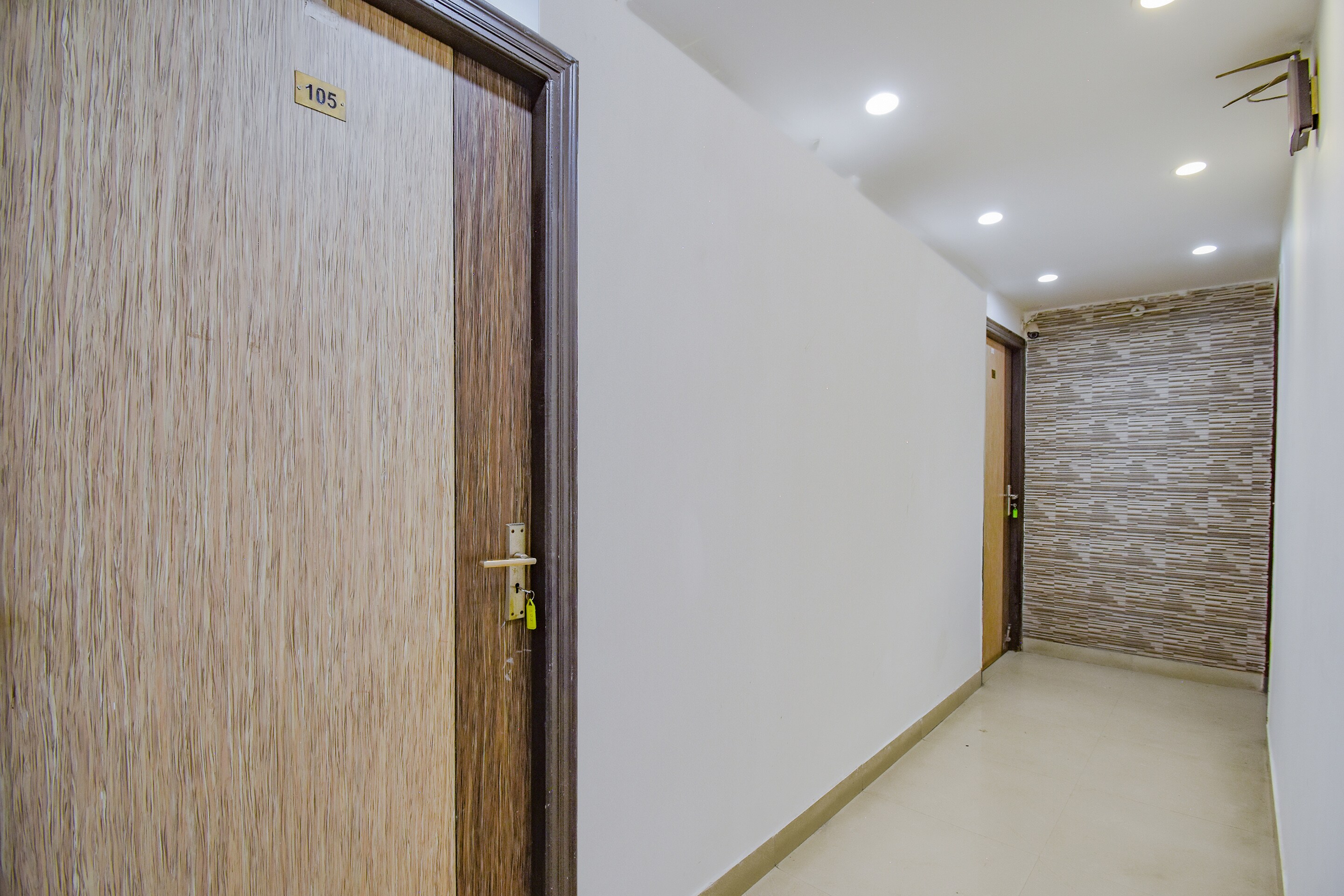 OYO Flagship 76077 ADRI HOTELS 2, Kolkata 3