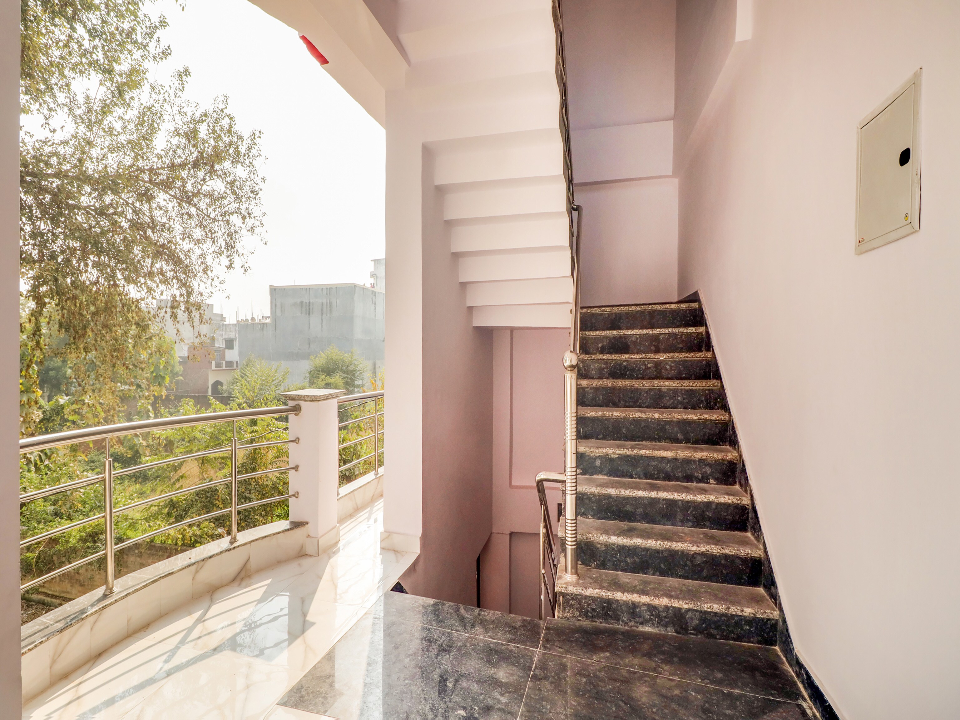 OYO 77606 Deep inn, Lucknow 2