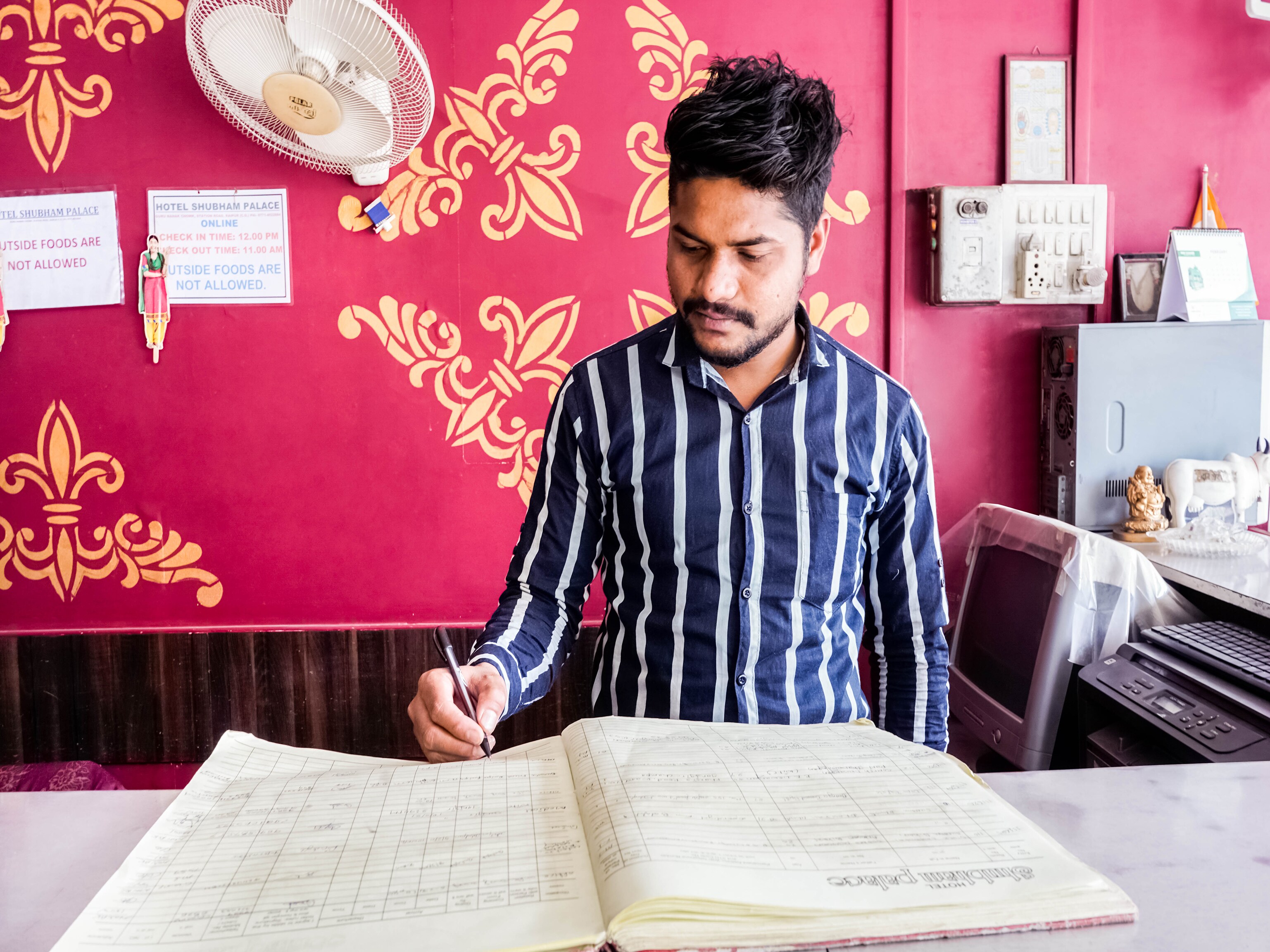 OYO Flagship RPR269 Hotel Shubham Palace, Raipur 2