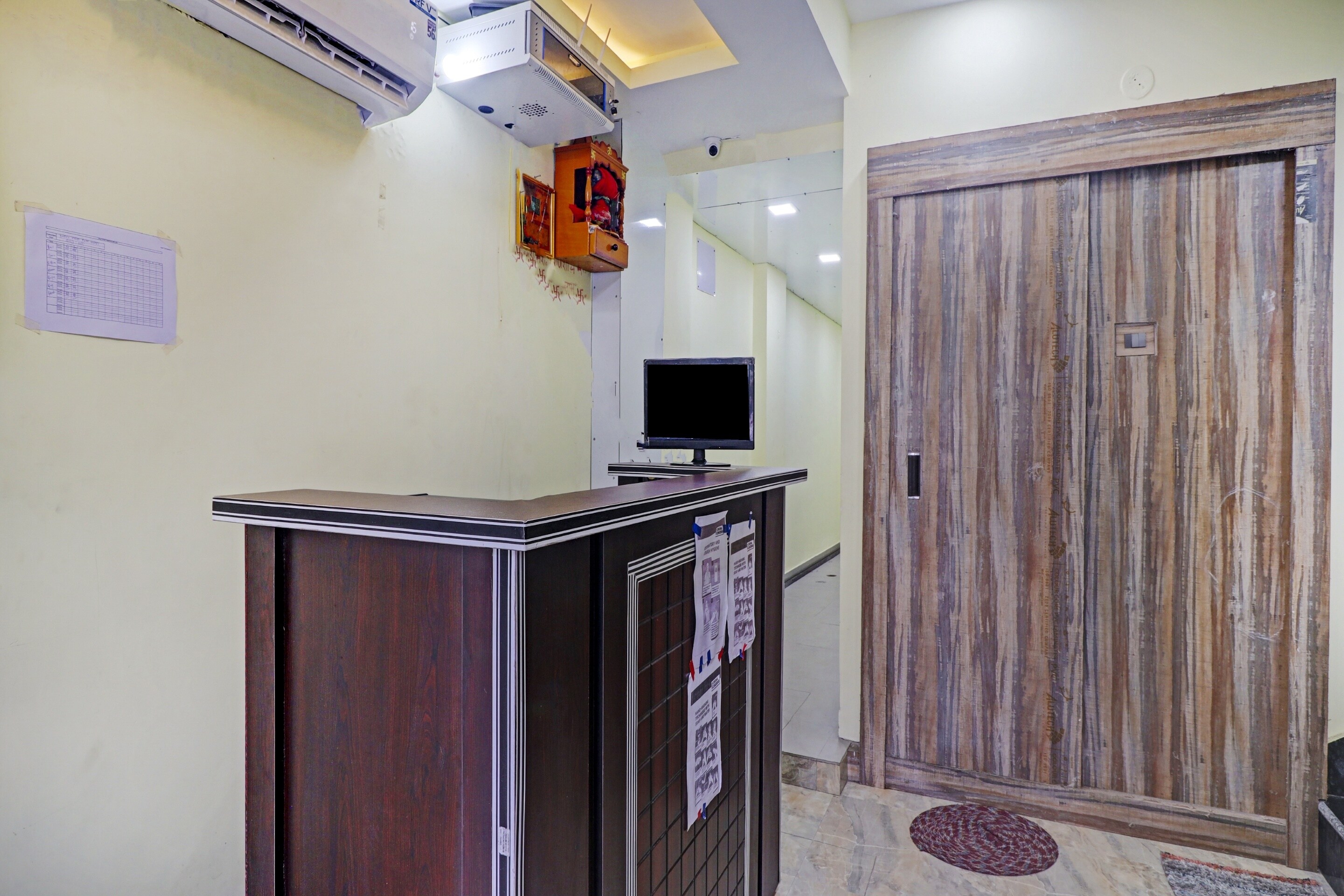 Collection O 81497 Hotel Dhruv Tara Inn, Patna 2