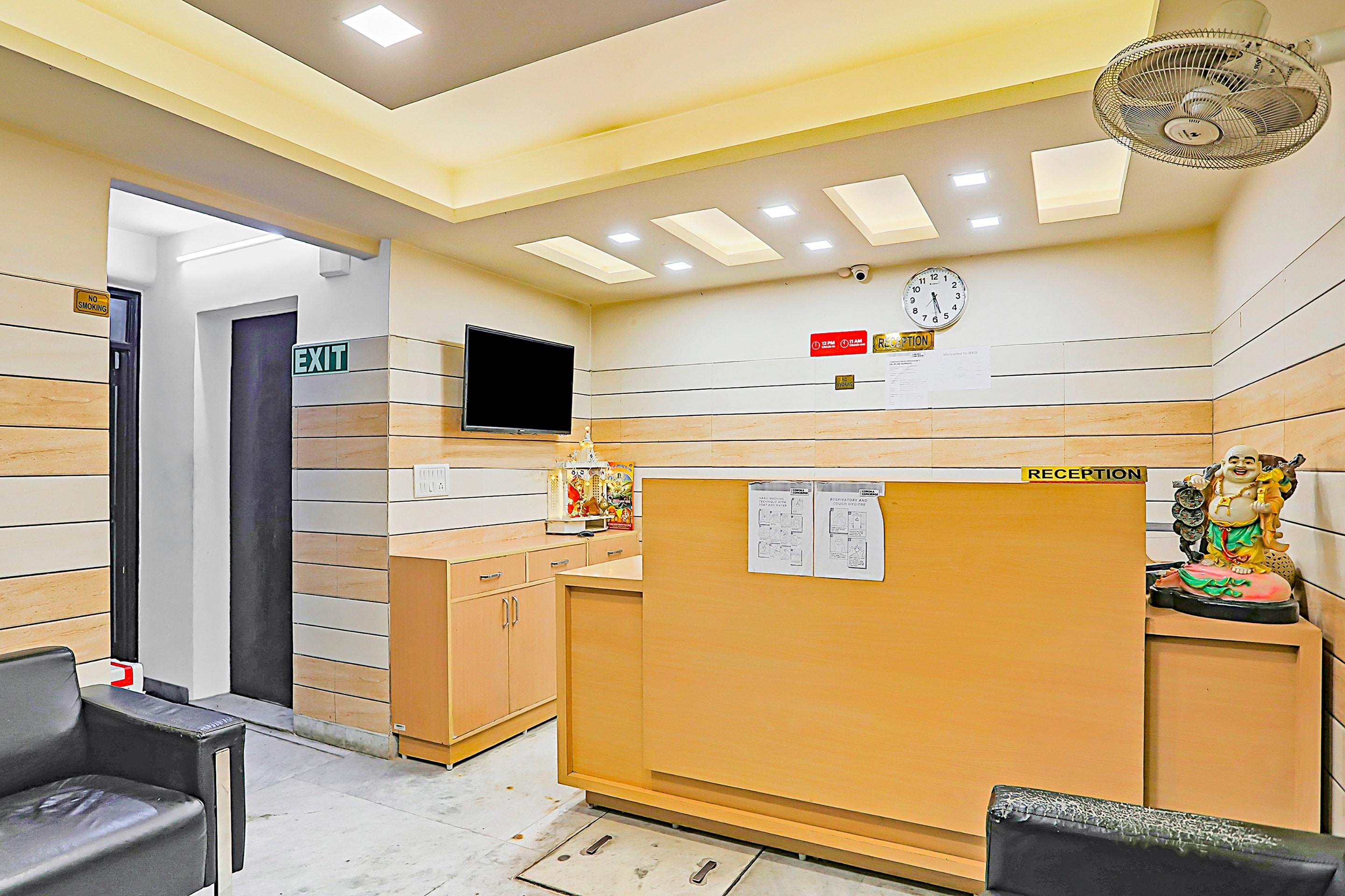 Capital O 84115 Hotel Sun Villa, New Delhi 5