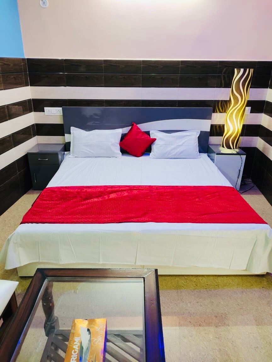 OYO 84096 Riverview Resort And Restaurant, Noida 3