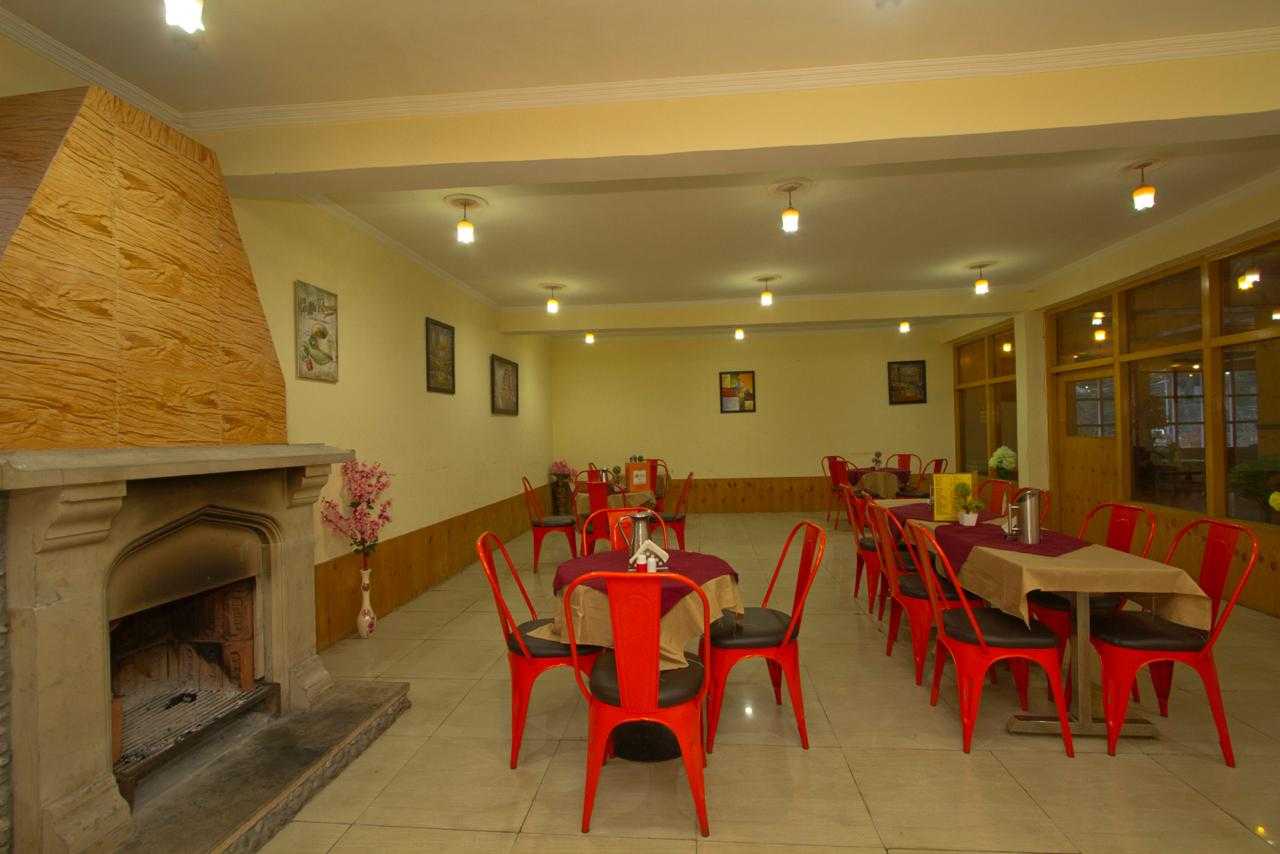 Capital O 84257 Hotel Himalayan Travels, Manali 3