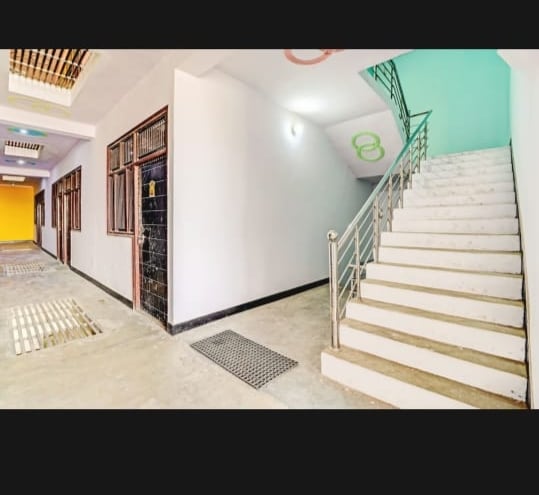 OYO 84421 Hotel Hometown, Bulandshahar 5