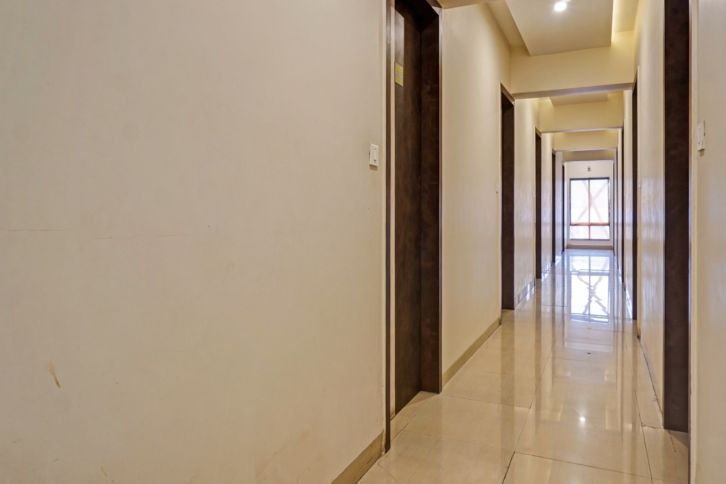 Collection O 84516 Hotel Royce Studios, Pune 5