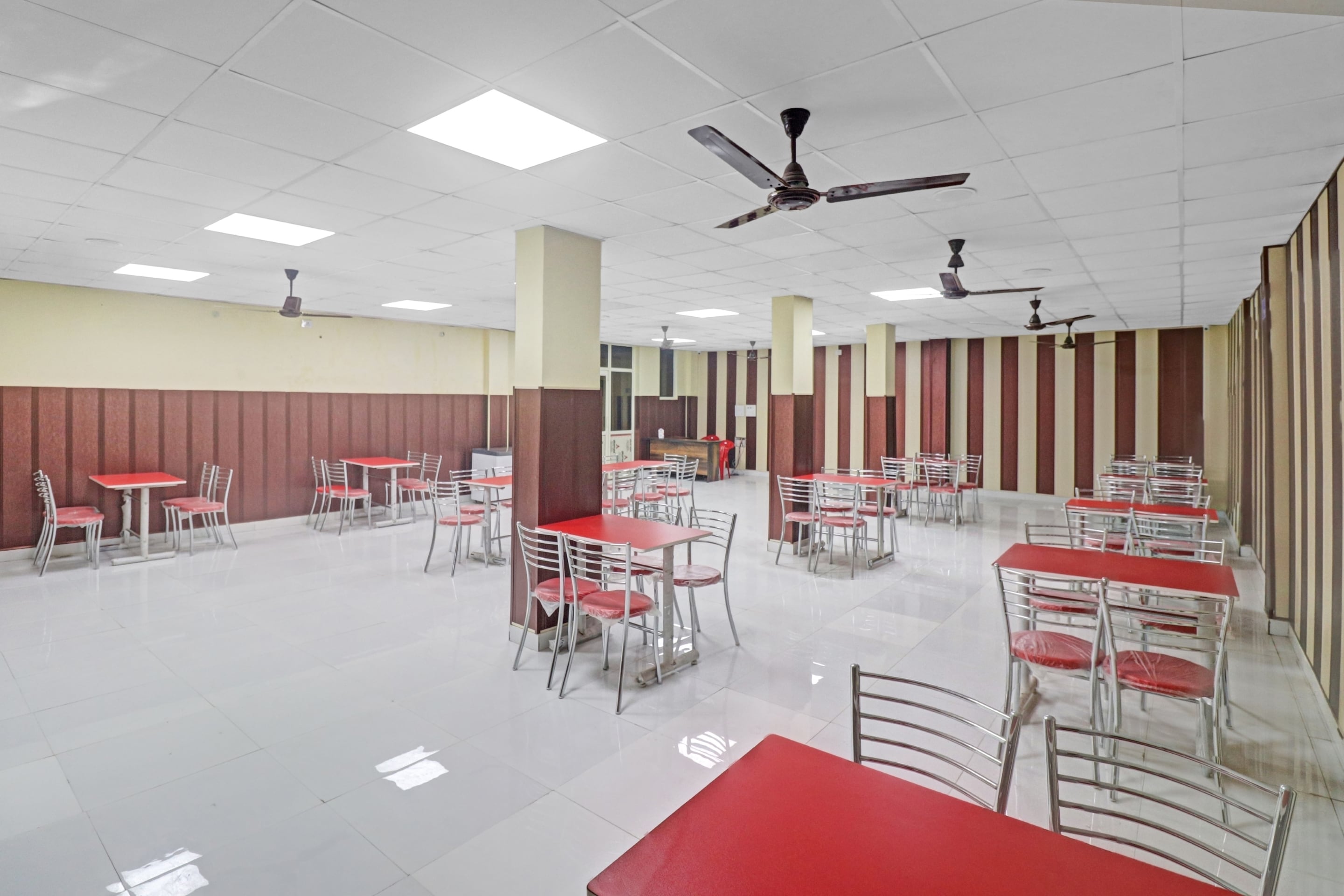 OYO 84266 Mahaveer Residency, Meerut 4