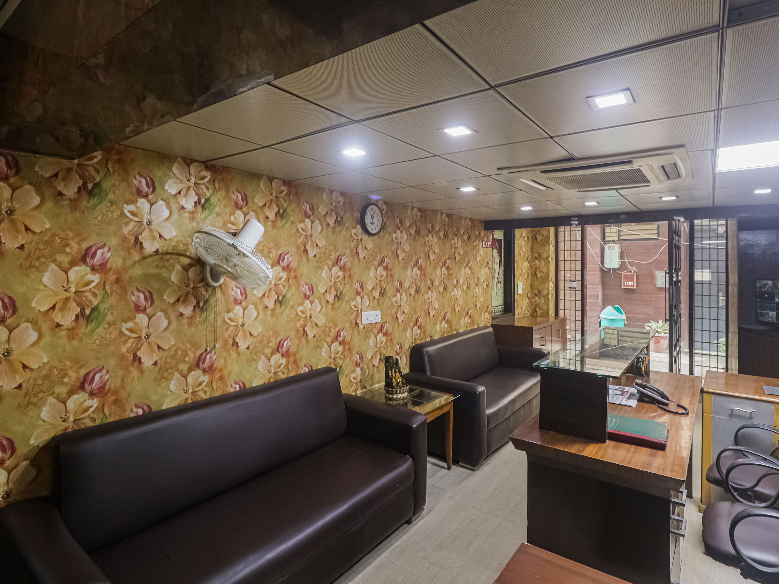 OYO 84923 Hotel Crown Inn, Gurgaon 5