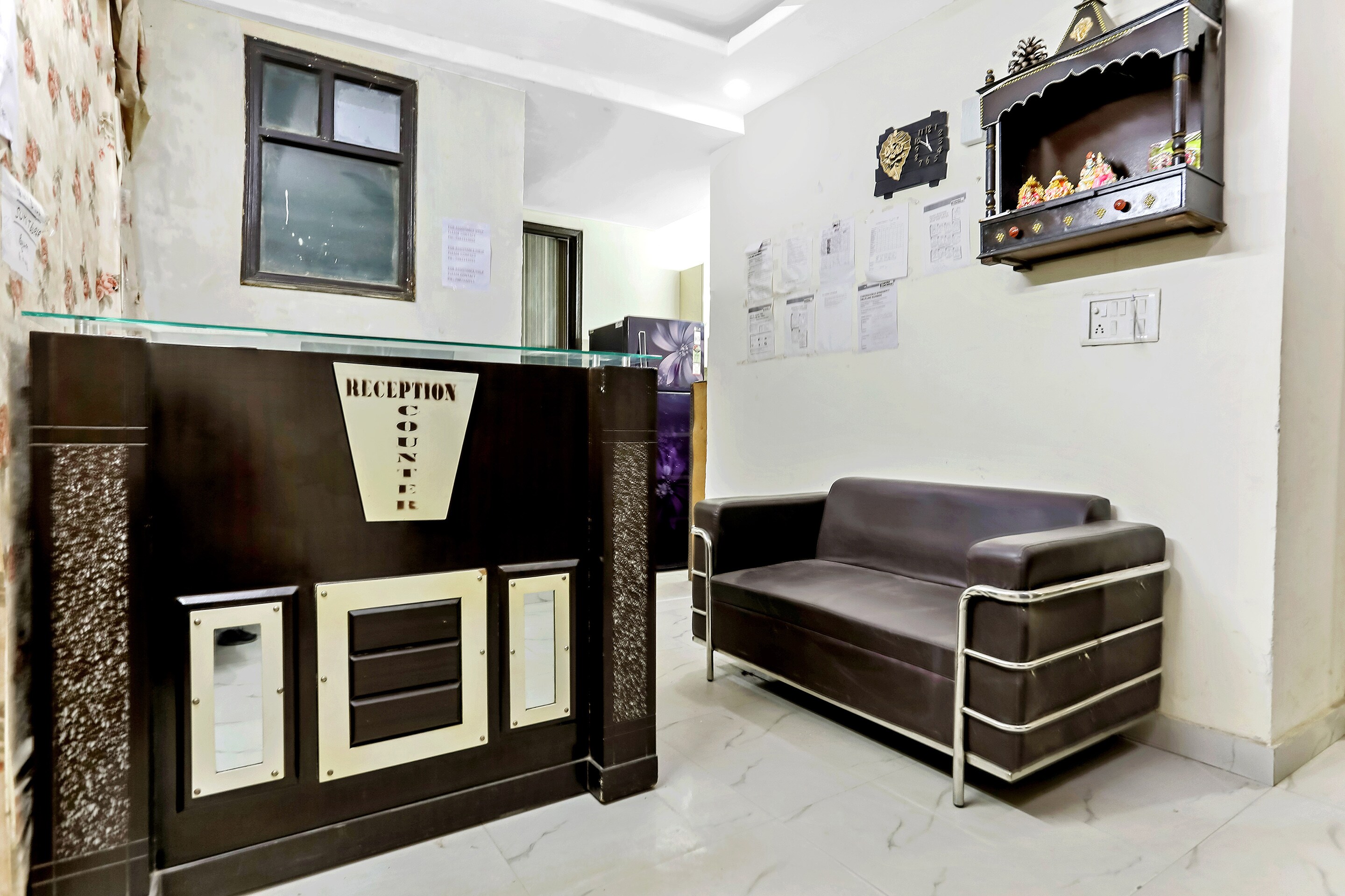 Capital O 85143 Jasmine Inn, New Delhi 2