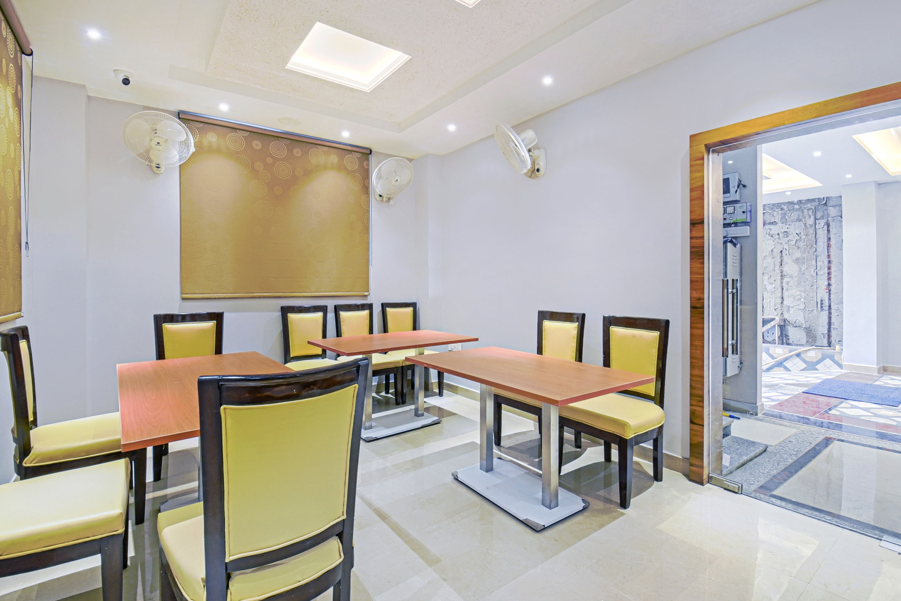 Townhouse OAK Holiday Grand, Patna 2