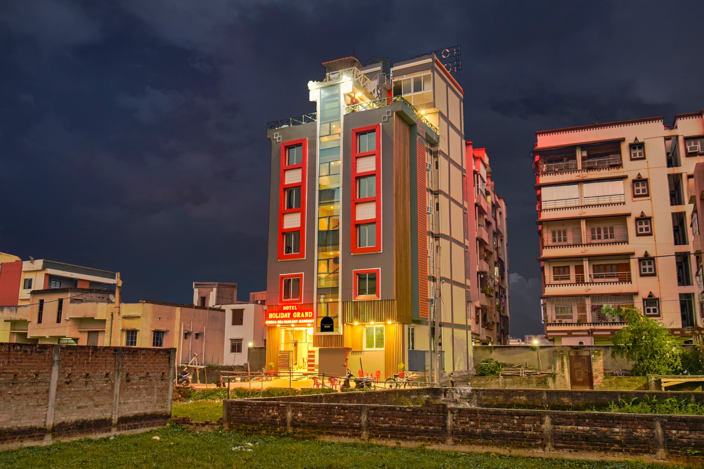 Townhouse OAK Holiday Grand, Patna 5