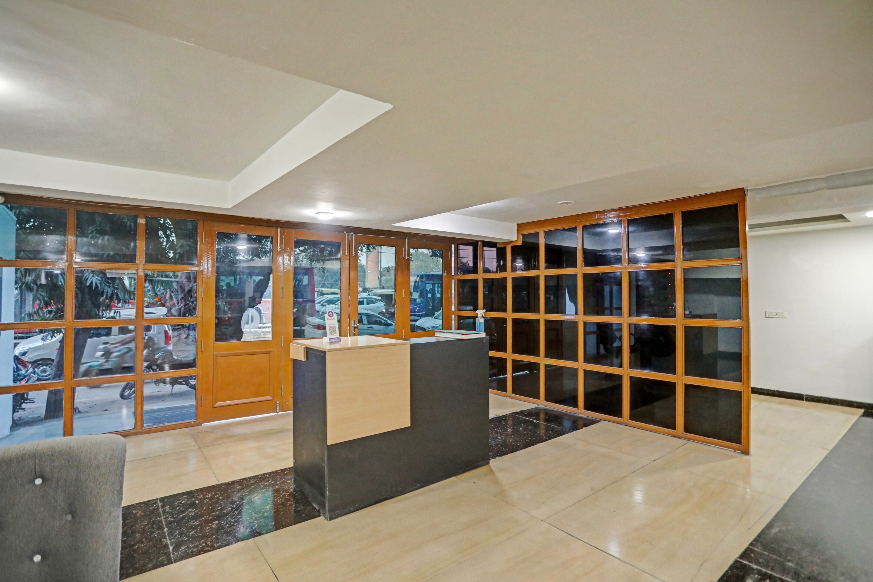 Capital O 86232 F9 Hotel, New Delhi 5