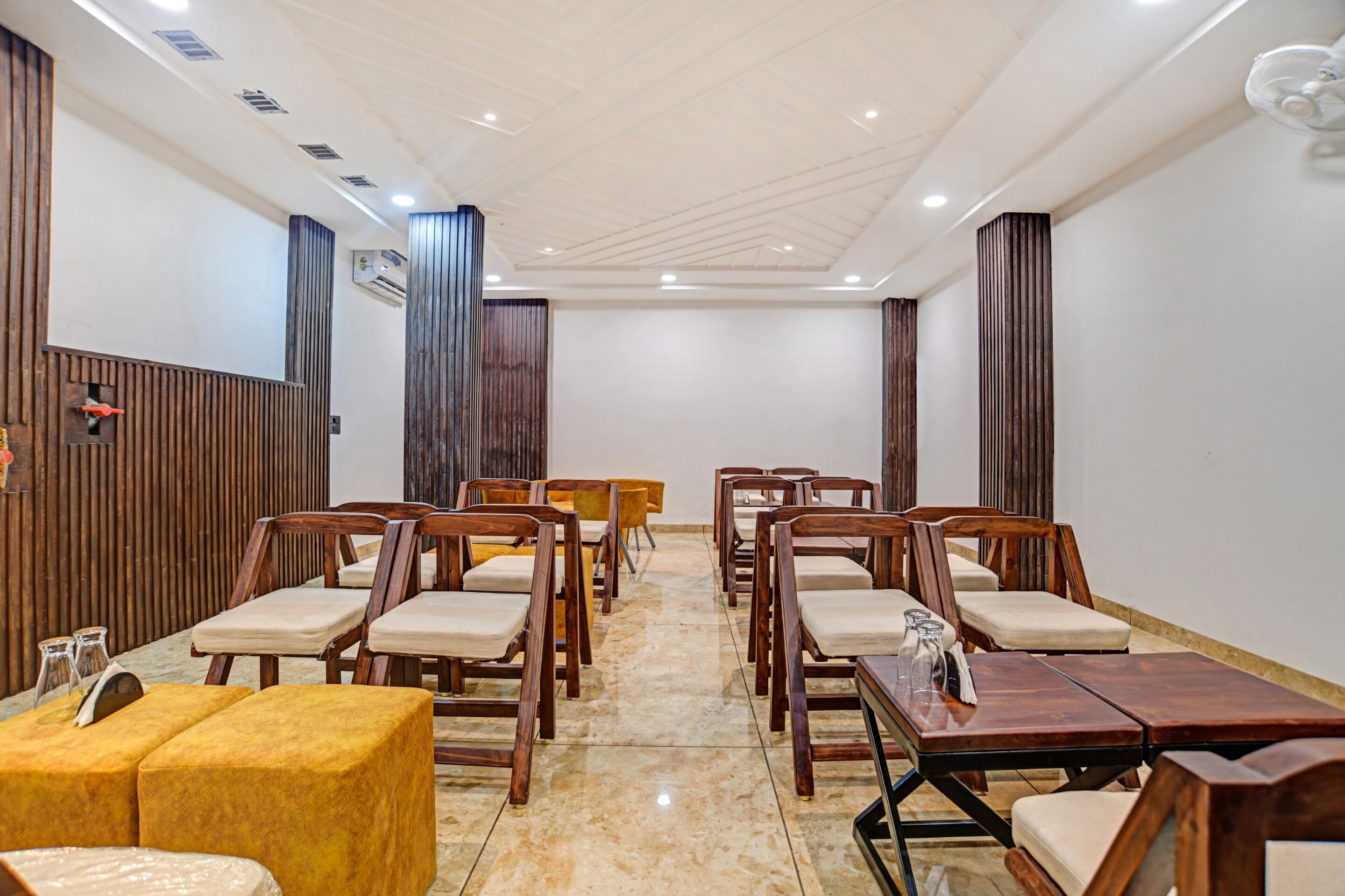 Townhouse 851 Hotel Saurabh Inn, Indore 5