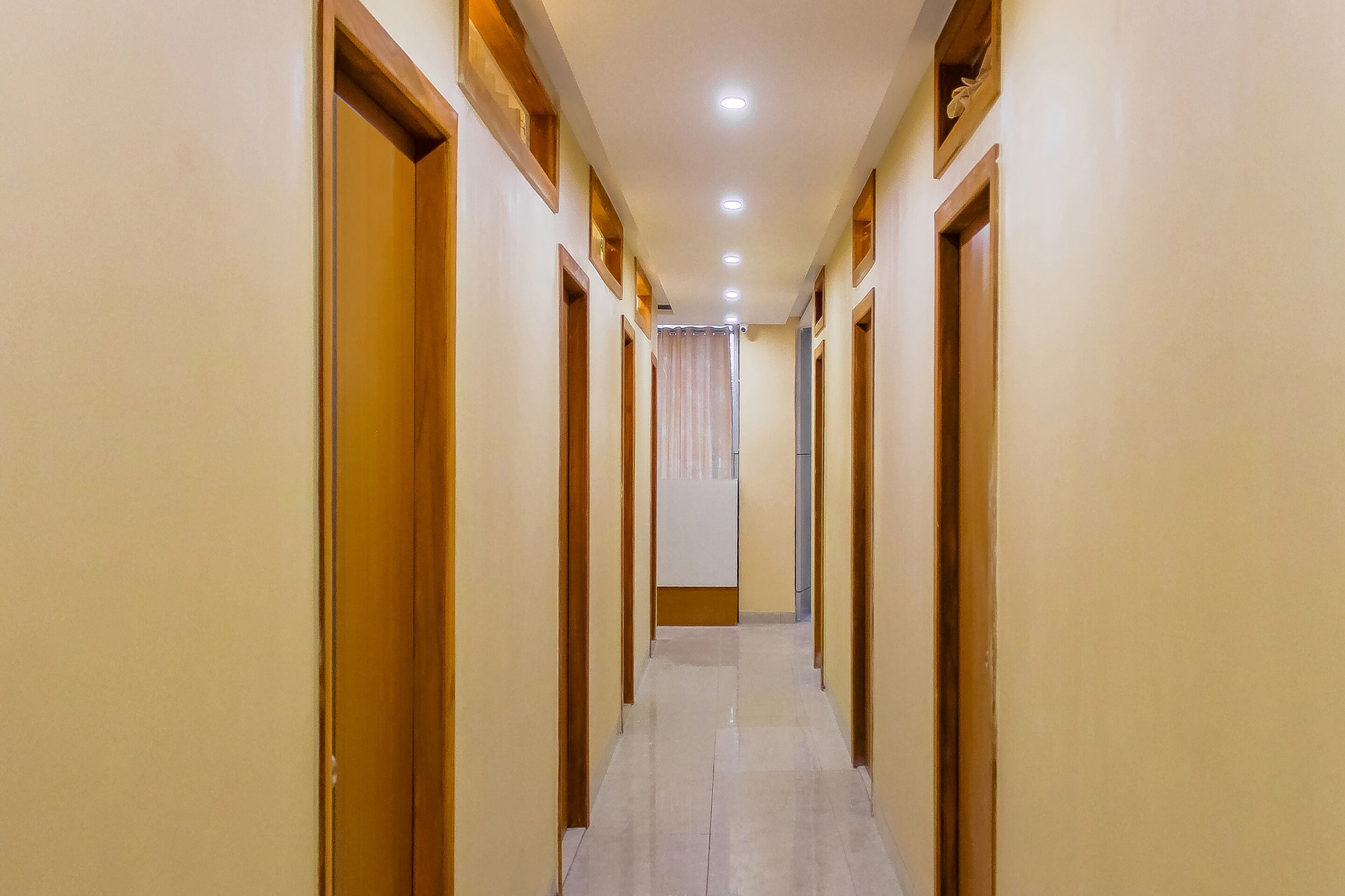 Collection O85637 Hotel Krishna Inn - Ii, Surat 2