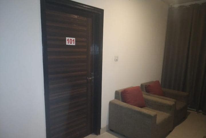 OYO HOME 85241 Delight Delhi, New Delhi 2