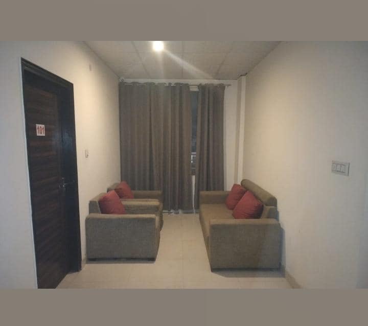 OYO HOME 85241 Delight Delhi, New Delhi 5