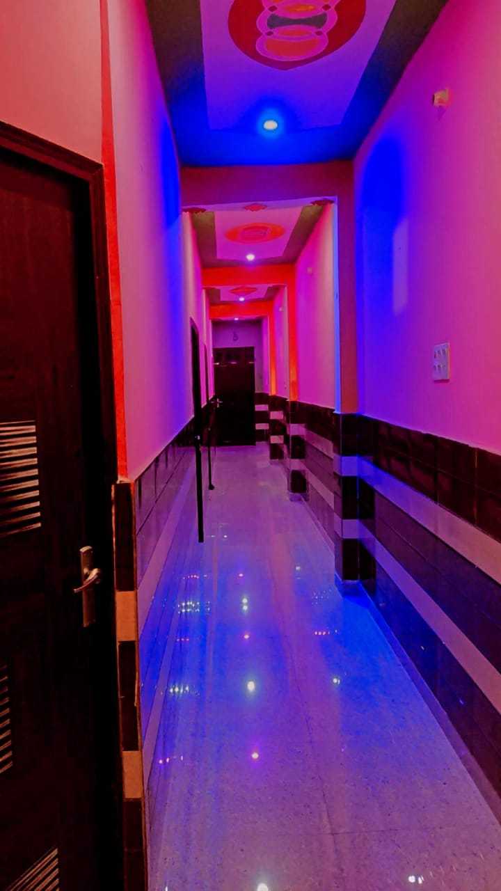OYO 87951 Hotel King Plaza, Noida 2