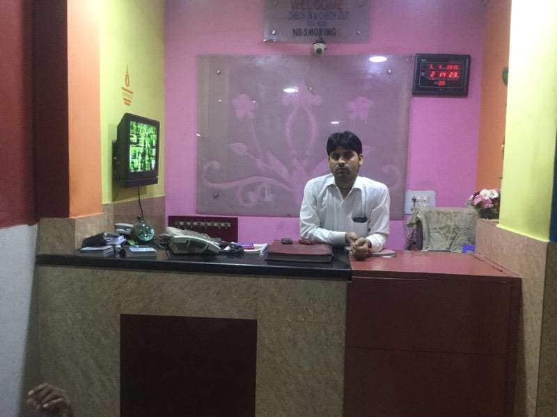 OYO 87010 Sangam Guest House, Noida 2
