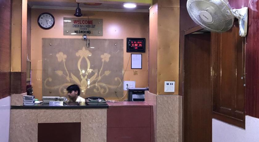 OYO 87010 Sangam Guest House, Noida 5