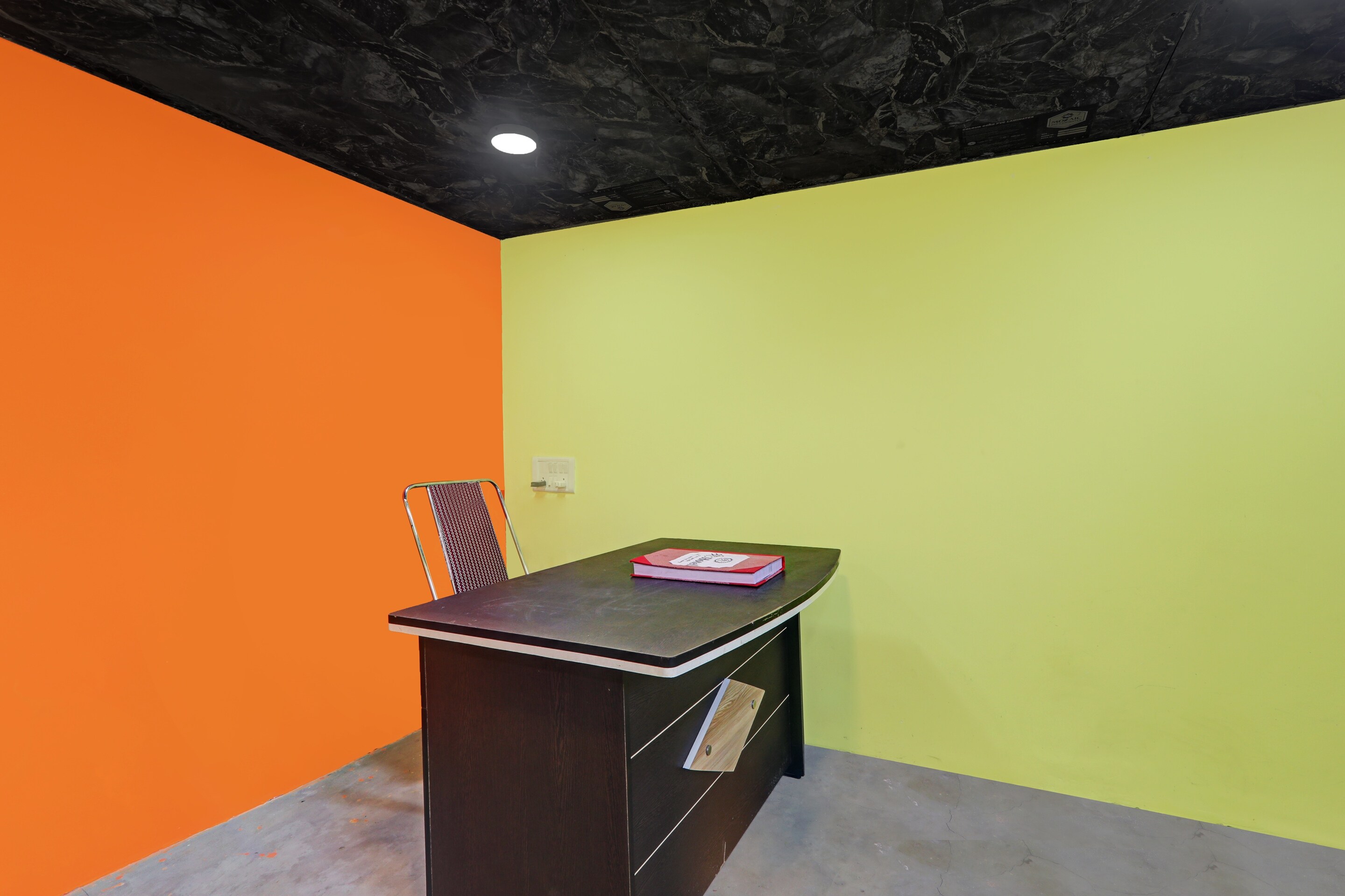 Capital O 85681 Hotel Shree, Kanpur 2