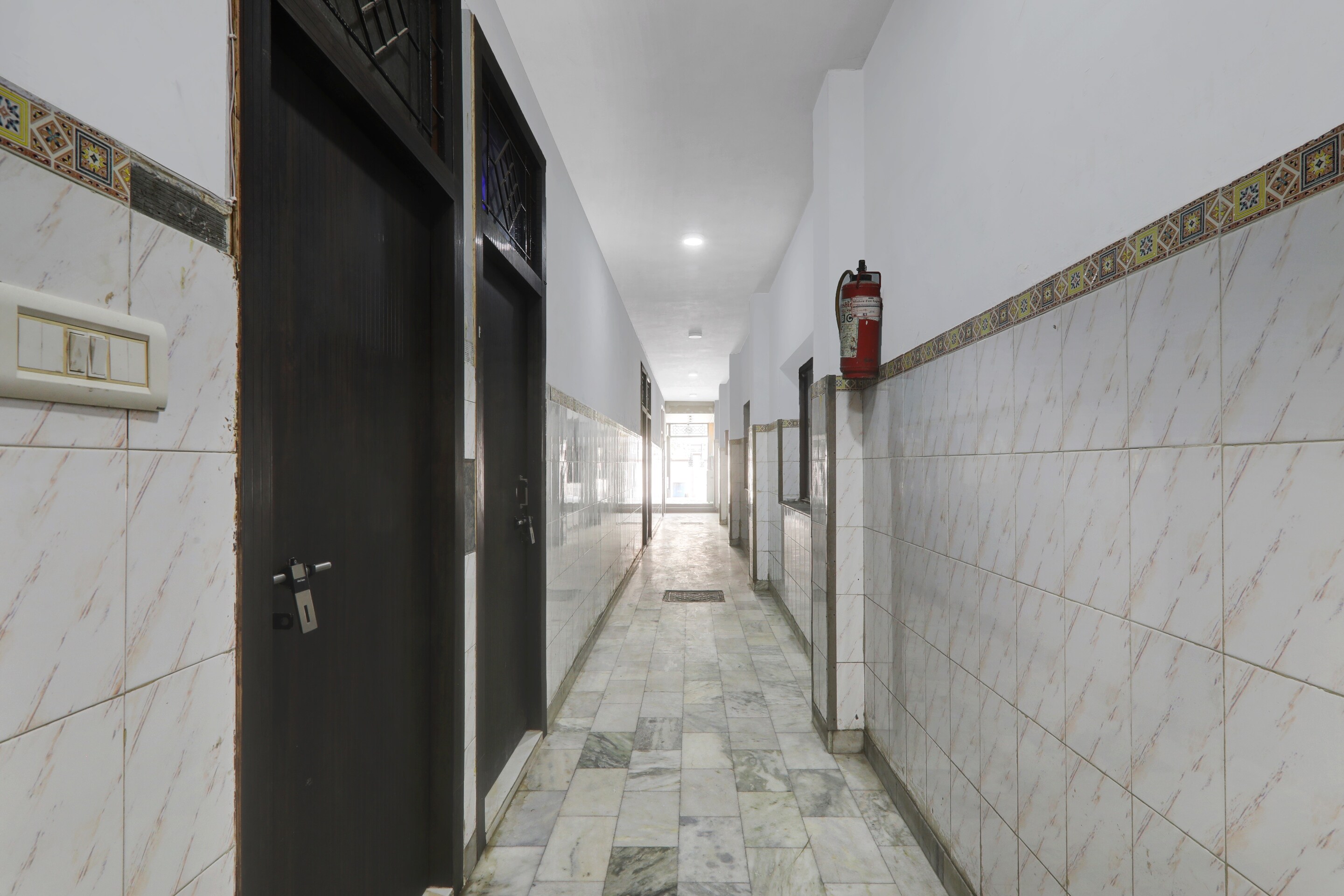 Capital O 85681 Hotel Shree, Kanpur 4