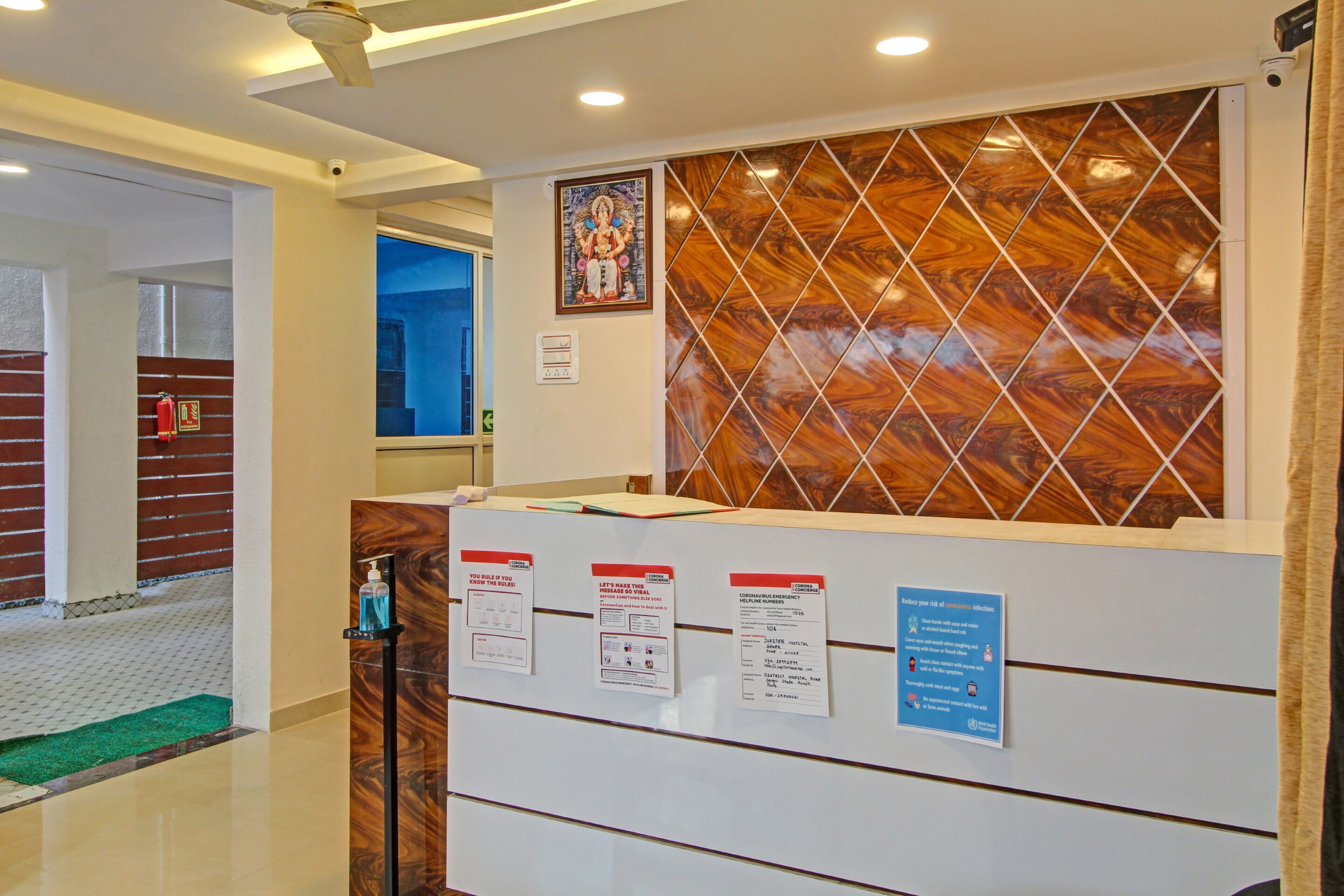 Collection O 86901 Royal Inn, Pune 5