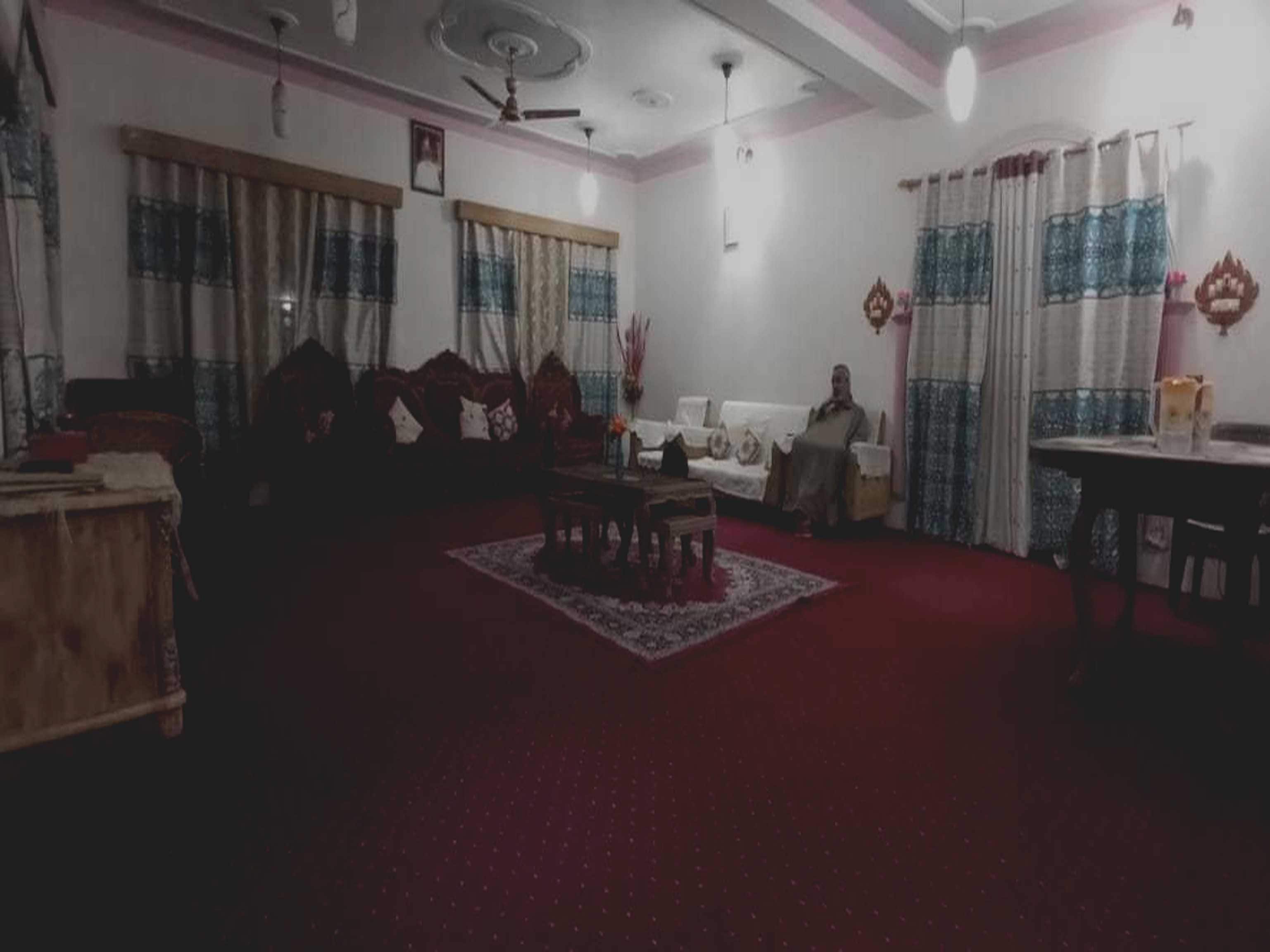 OYO 87696 Grand Inayat, Srinagar 2