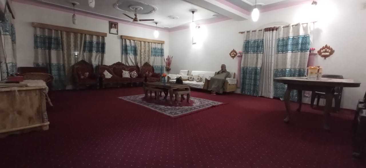 OYO 87696 Grand Inayat, Srinagar 5