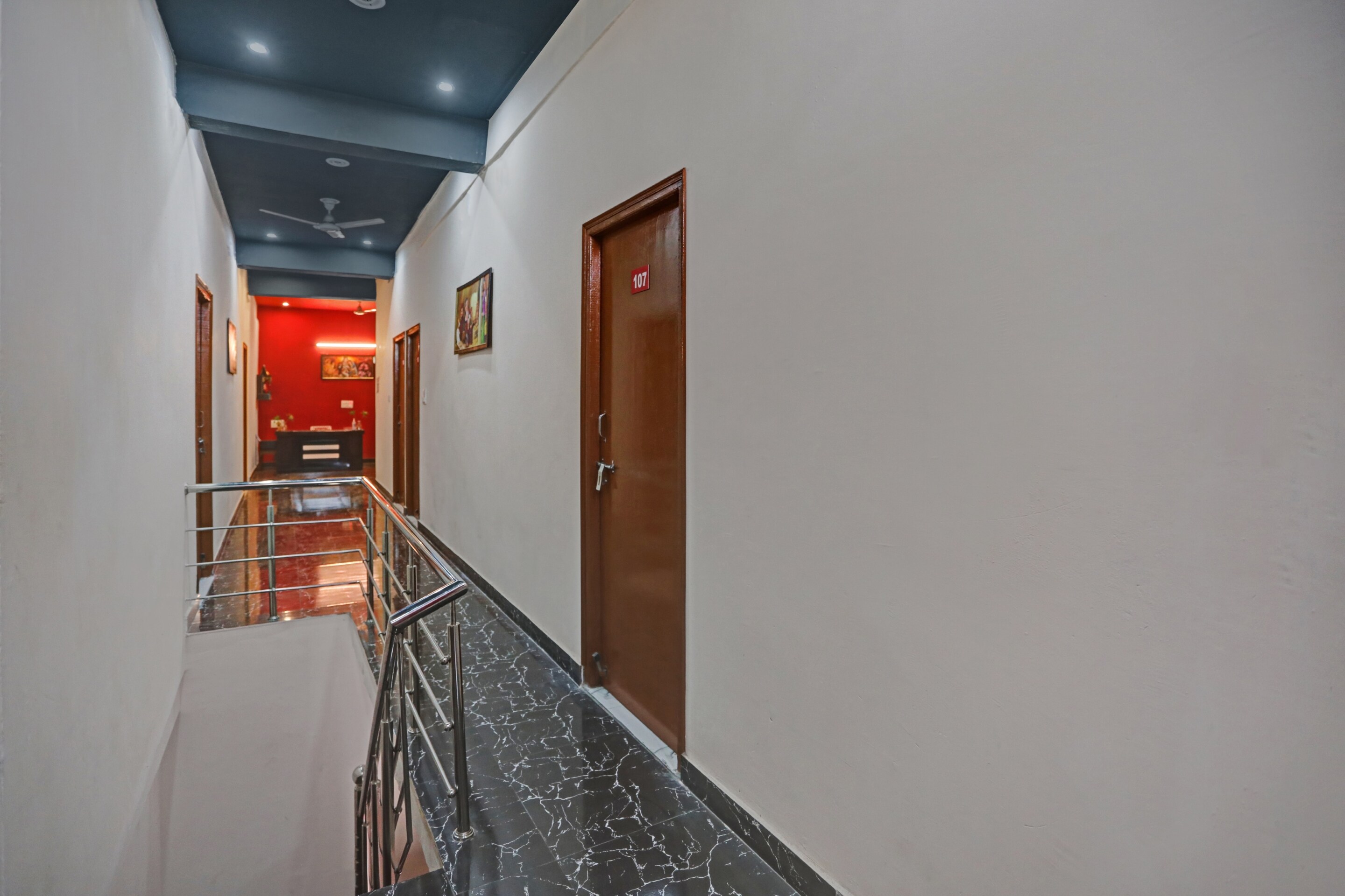 OYO Flagship 87294 Pari Hotel, Noida 3
